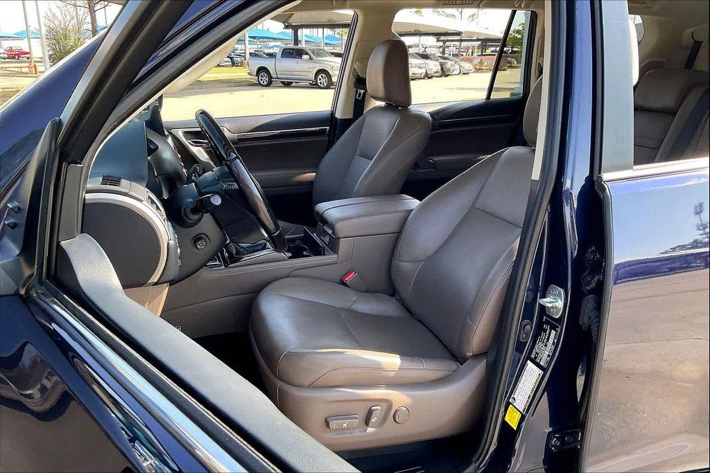 used 2023 Lexus GX 460 car, priced at $55,500