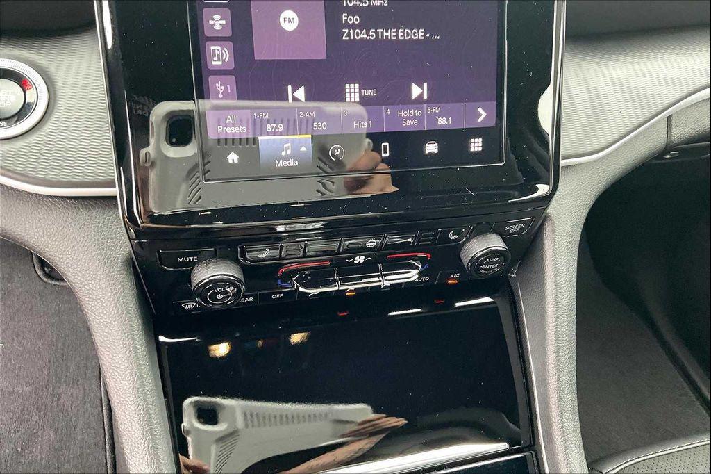 new 2025 Jeep Grand Cherokee car, priced at $43,725