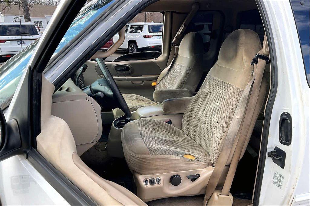 used 2000 Ford F-150 car, priced at $4,699