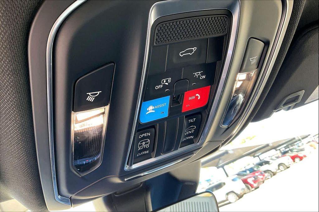 new 2025 Jeep Grand Cherokee car, priced at $43,330