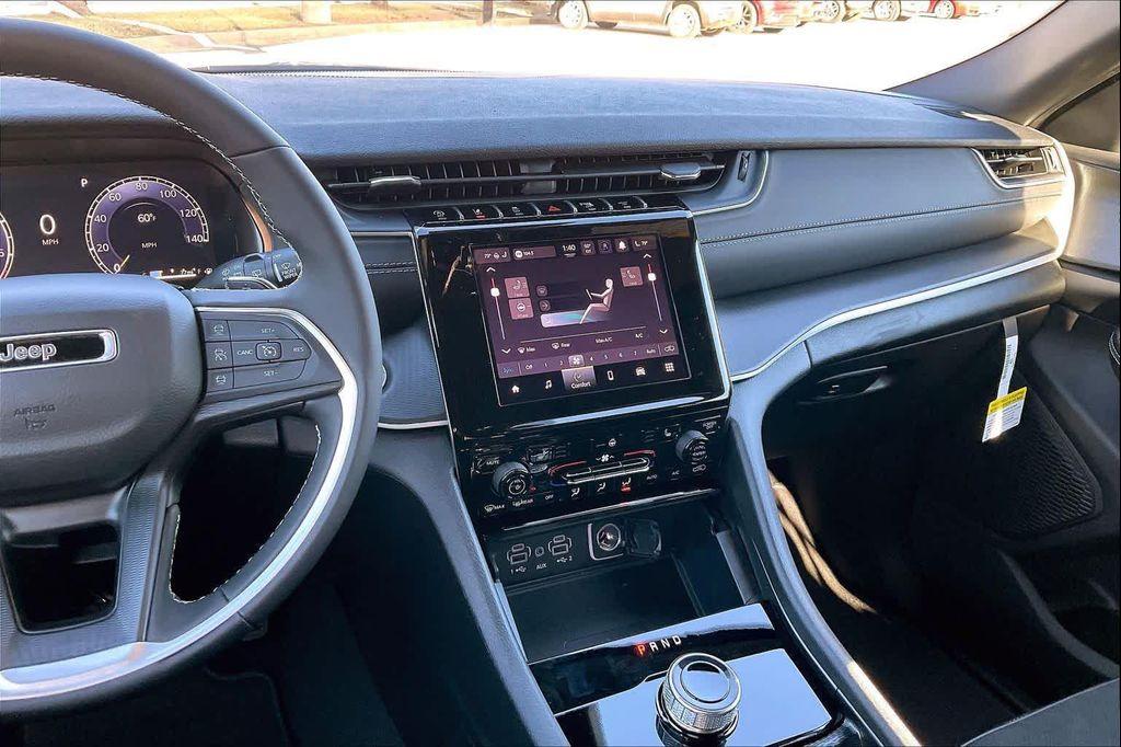 new 2025 Jeep Grand Cherokee car, priced at $43,330