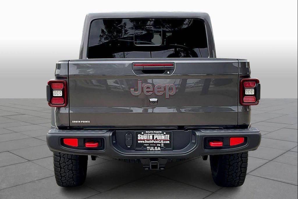 new 2026 Jeep Gladiator car, priced at $55,880