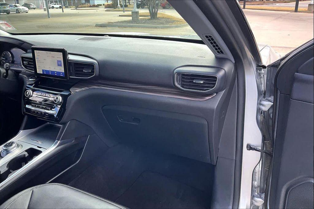 used 2024 Ford Explorer car, priced at $30,999