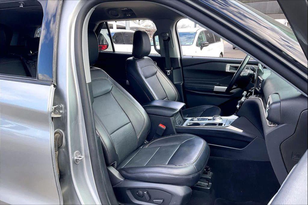 used 2024 Ford Explorer car, priced at $30,999