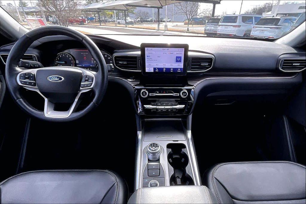 used 2024 Ford Explorer car, priced at $30,999