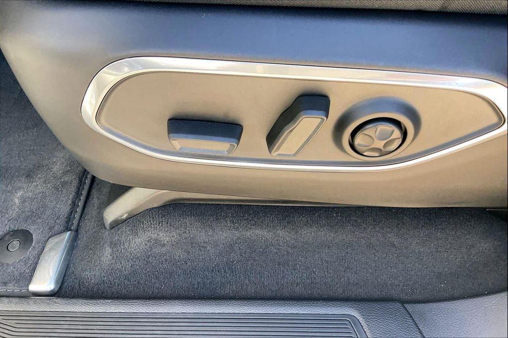 new 2026 Jeep Grand Wagoneer car, priced at $75,699