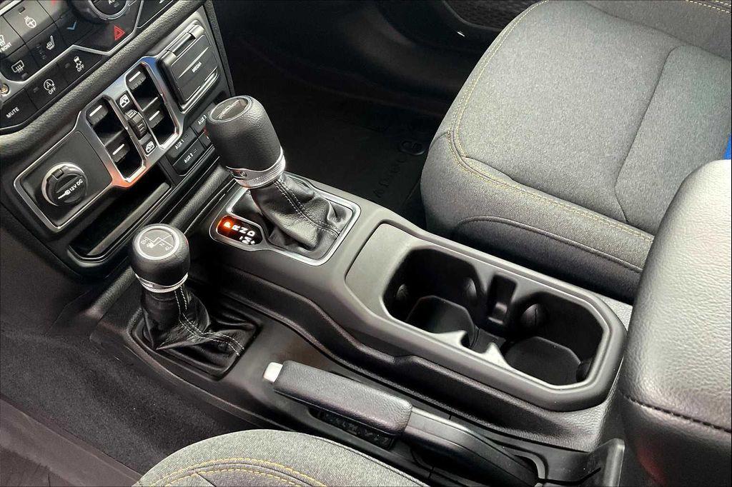 new 2025 Jeep Gladiator car, priced at $47,999