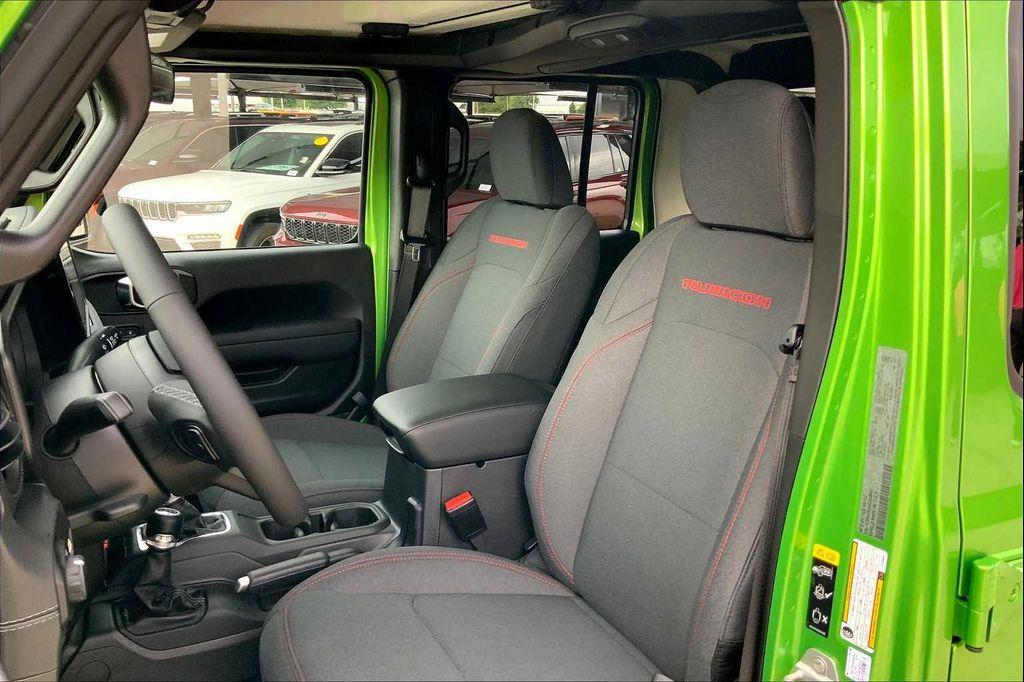 new 2025 Jeep Gladiator car, priced at $51,047