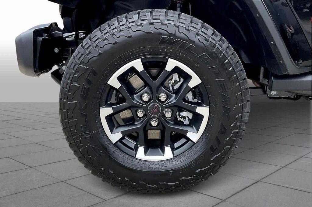 new 2026 Jeep Gladiator car, priced at $61,000