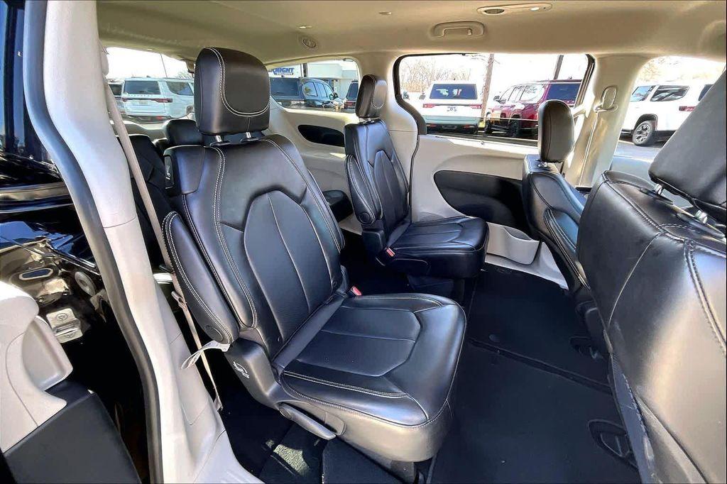 used 2024 Chrysler Pacifica car, priced at $27,999