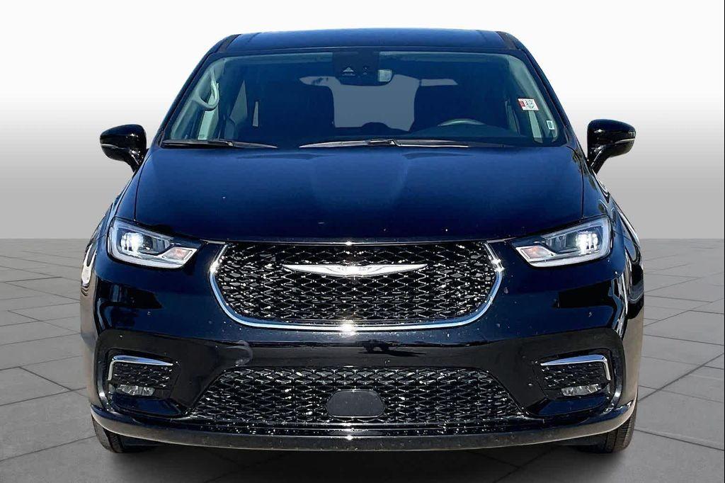 used 2024 Chrysler Pacifica car, priced at $27,999