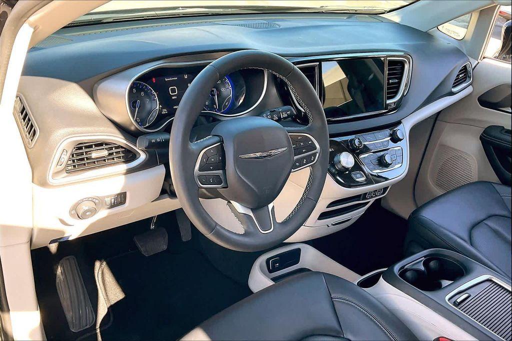 used 2024 Chrysler Pacifica car, priced at $27,999