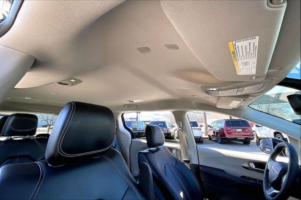 used 2024 Chrysler Pacifica car, priced at $27,999