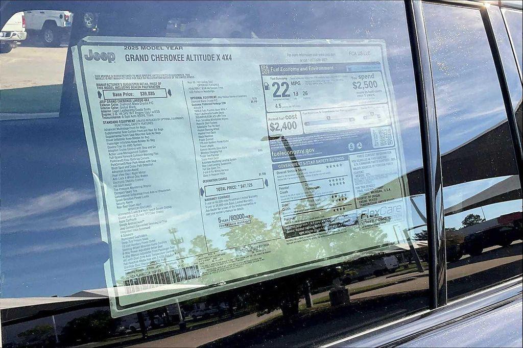 new 2025 Jeep Grand Cherokee car, priced at $43,725