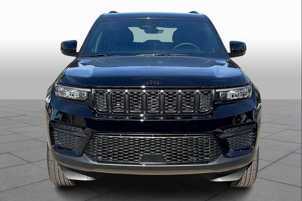 new 2025 Jeep Grand Cherokee car, priced at $37,475
