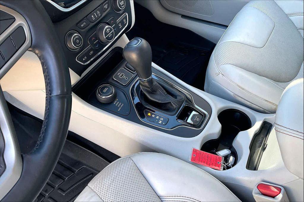 used 2020 Jeep Cherokee car, priced at $17,499