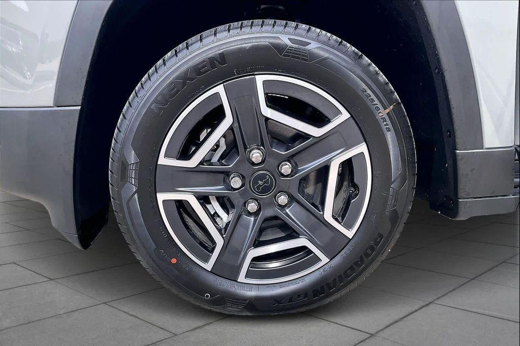 new 2026 Jeep Cherokee car, priced at $37,999