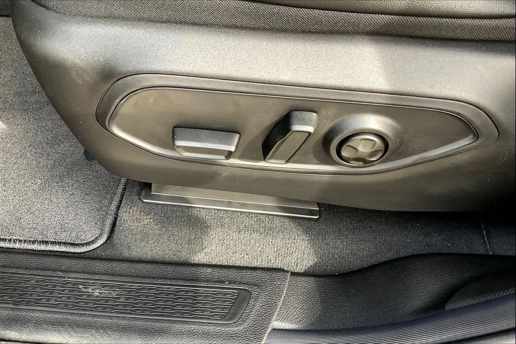 new 2025 Jeep Grand Cherokee L car, priced at $45,725