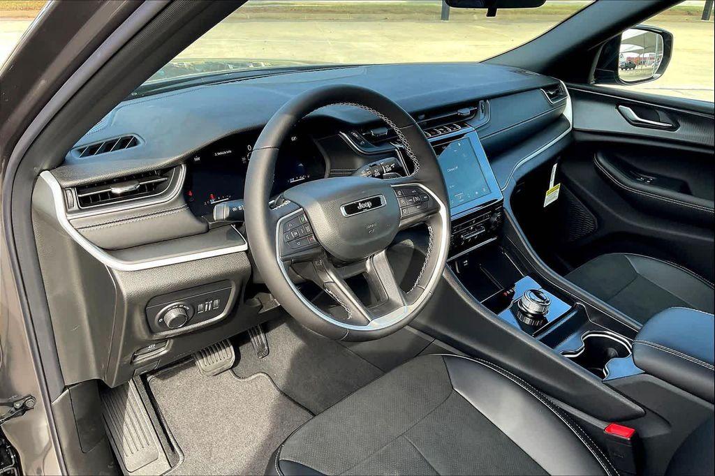 new 2025 Jeep Grand Cherokee L car, priced at $45,725