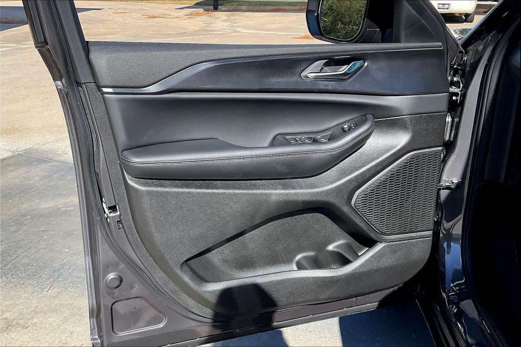 new 2025 Jeep Grand Cherokee car, priced at $41,165