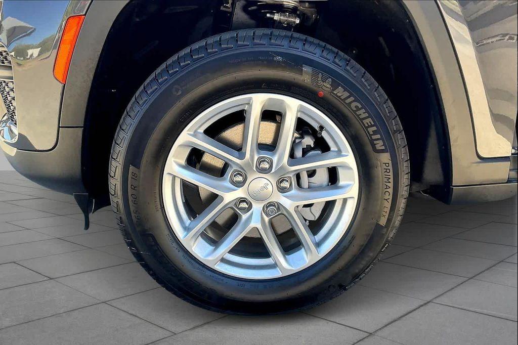 new 2025 Jeep Grand Cherokee car, priced at $41,165