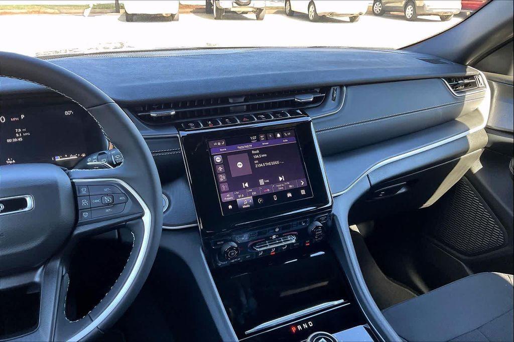 new 2025 Jeep Grand Cherokee car, priced at $41,165