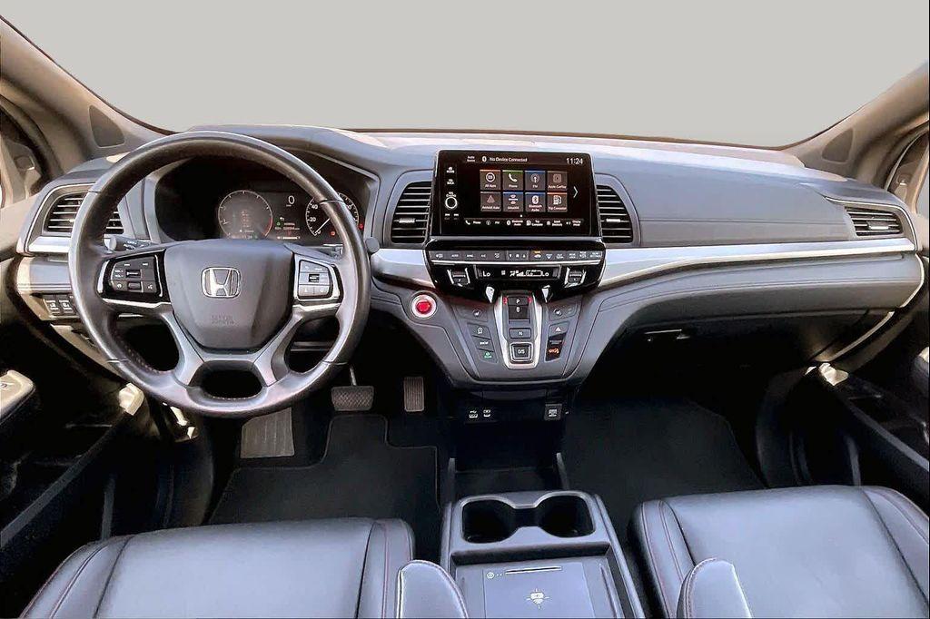 used 2025 Honda Odyssey car, priced at $39,499