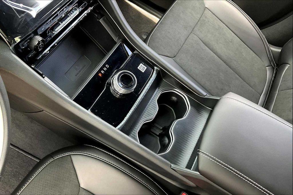 new 2025 Jeep Grand Cherokee L car, priced at $39,924