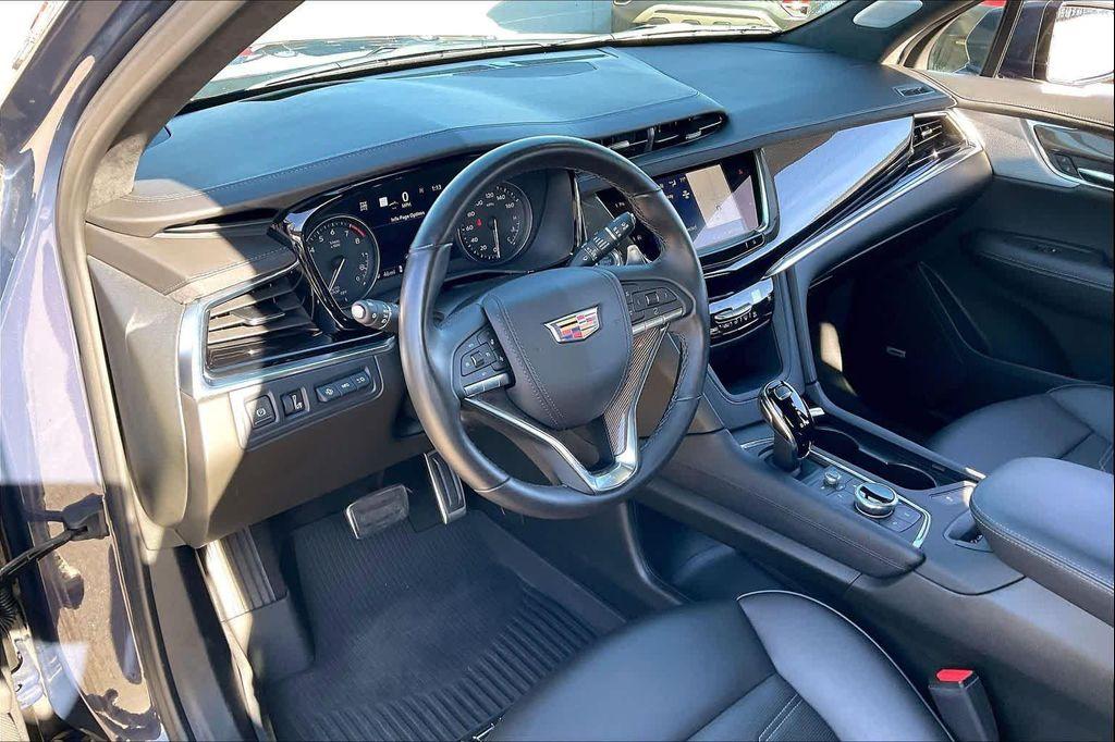 used 2024 Cadillac XT6 car, priced at $45,999