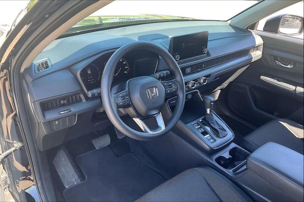 used 2025 Honda CR-V car, priced at $27,999