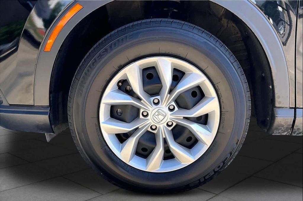 used 2025 Honda CR-V car, priced at $27,999