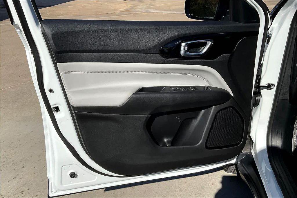 new 2026 Jeep Compass car, priced at $31,110