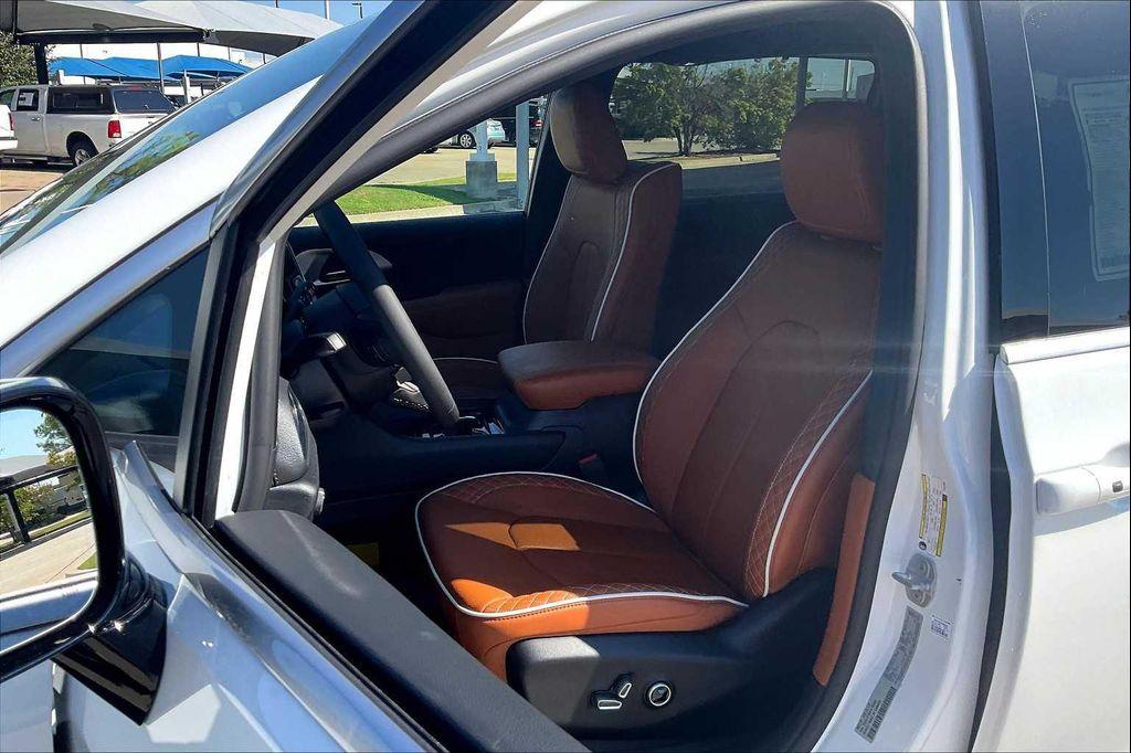 new 2026 Chrysler Pacifica car, priced at $51,860