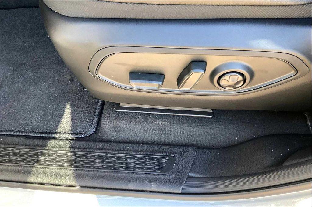 new 2025 Jeep Grand Cherokee car, priced at $43,725