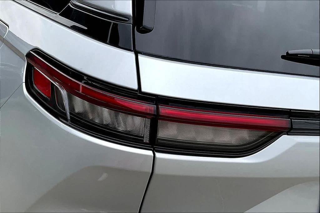 new 2025 Jeep Grand Cherokee car, priced at $44,375