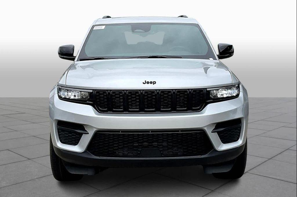 new 2025 Jeep Grand Cherokee car, priced at $37,249