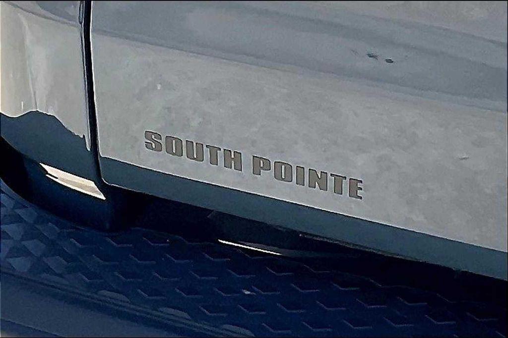 new 2025 Jeep Gladiator car, priced at $55,525