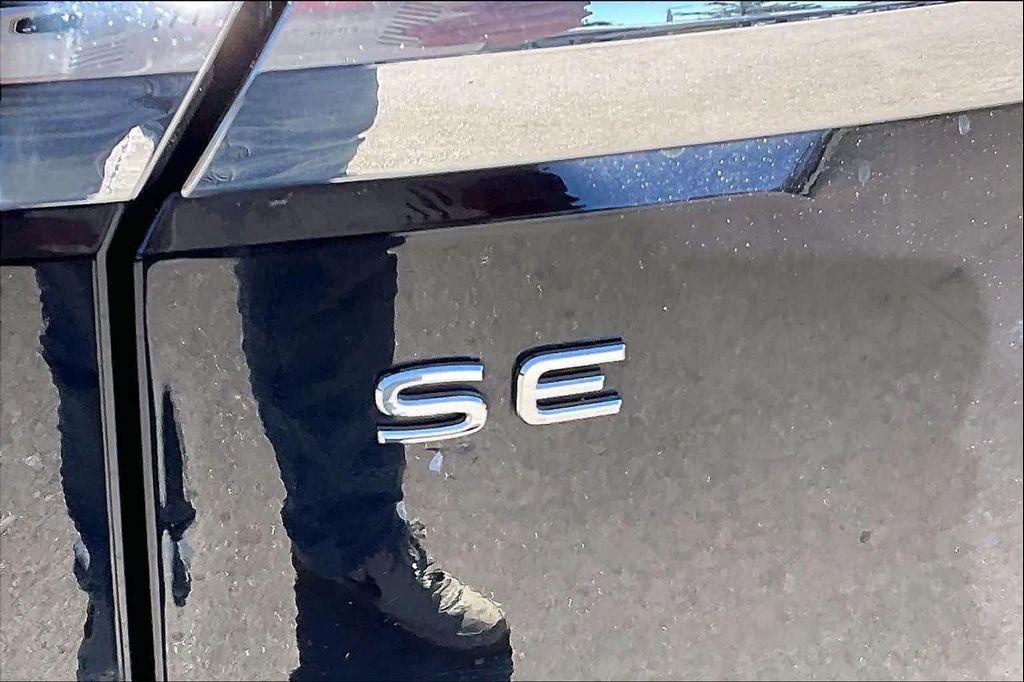 used 2025 Volkswagen Atlas car, priced at $35,999