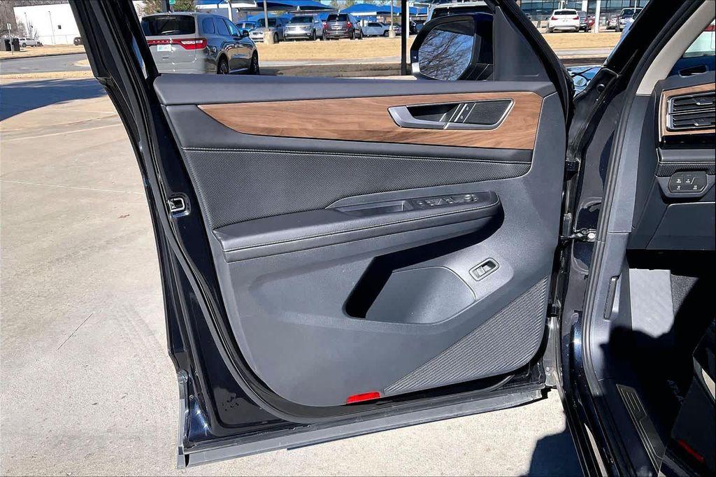 used 2025 Volkswagen Atlas car, priced at $35,999