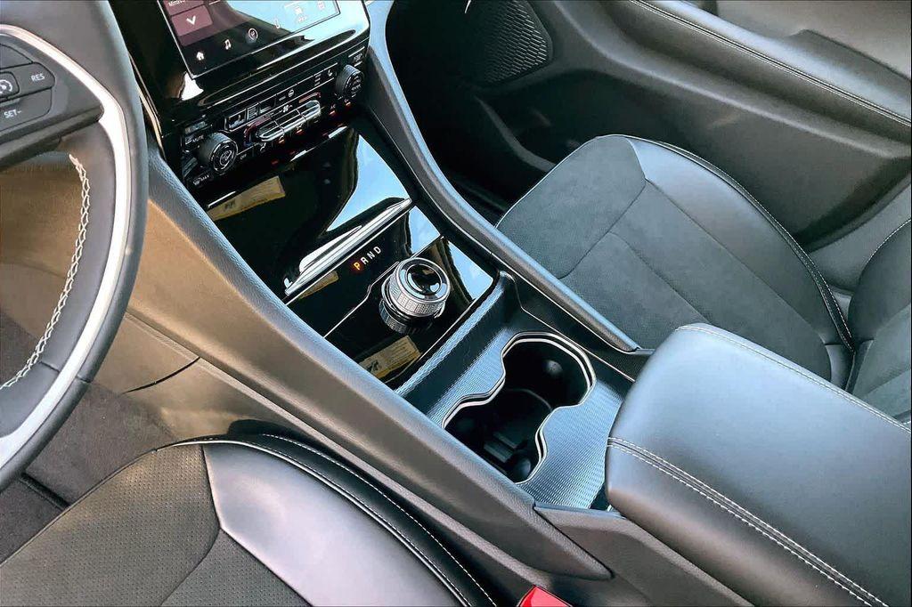 new 2025 Jeep Grand Cherokee car, priced at $43,725