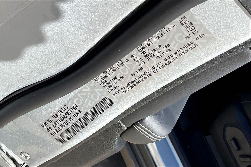 new 2025 Jeep Grand Cherokee car, priced at $43,725