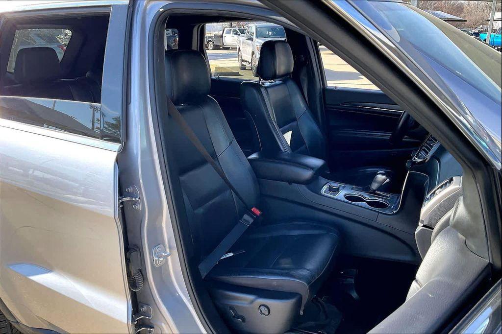 used 2021 Jeep Grand Cherokee car, priced at $19,500