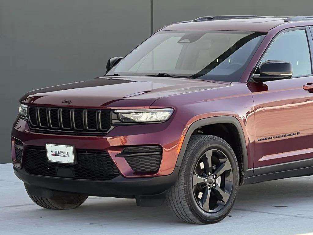 used 2022 Jeep Grand Cherokee car, priced at $25,117