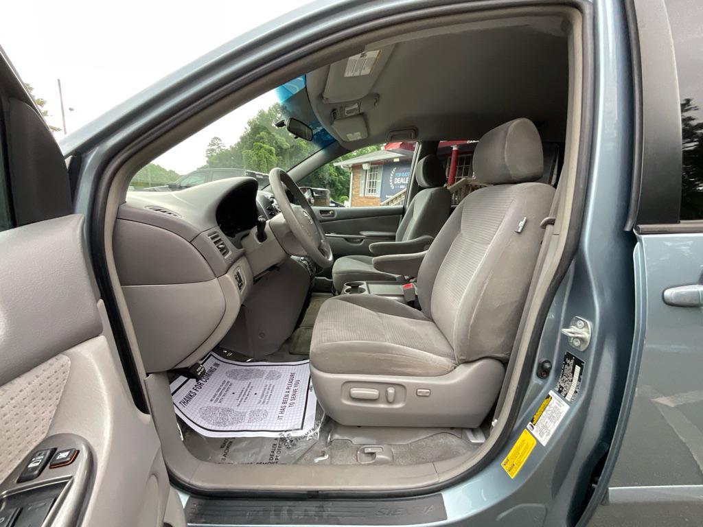 used 2006 Toyota Sienna car, priced at $7,384