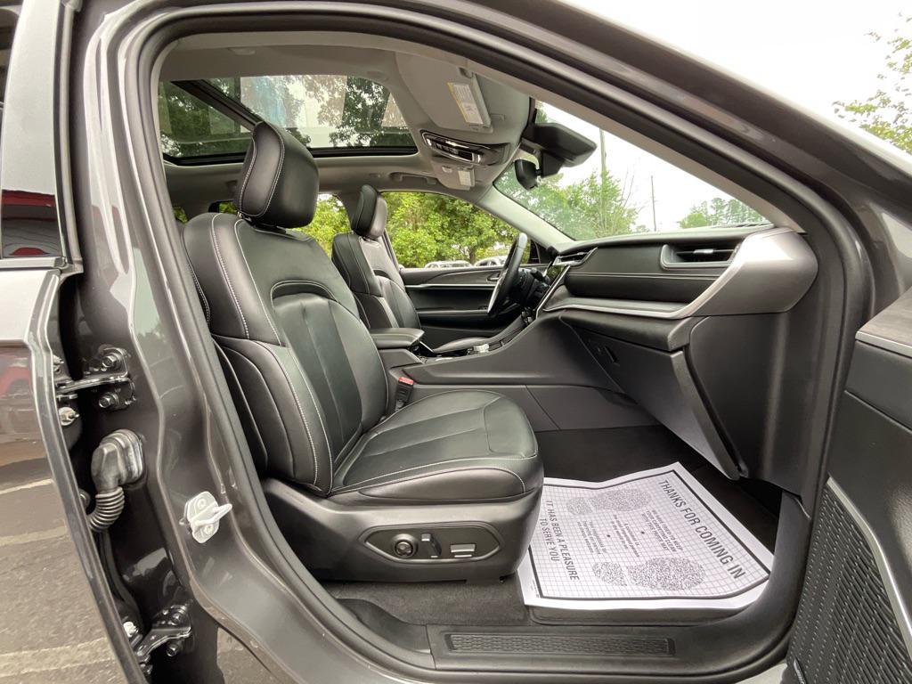 used 2022 Jeep Grand Cherokee car, priced at $23,884