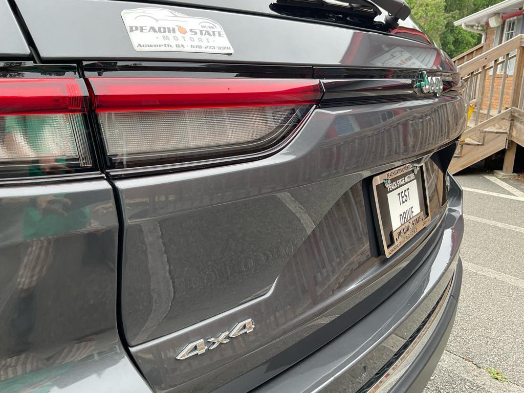 used 2022 Jeep Grand Cherokee car, priced at $23,884