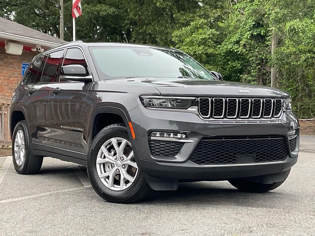 used 2022 Jeep Grand Cherokee car, priced at $23,884