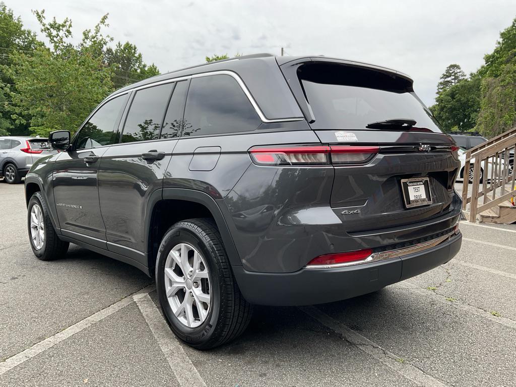 used 2022 Jeep Grand Cherokee car, priced at $23,884