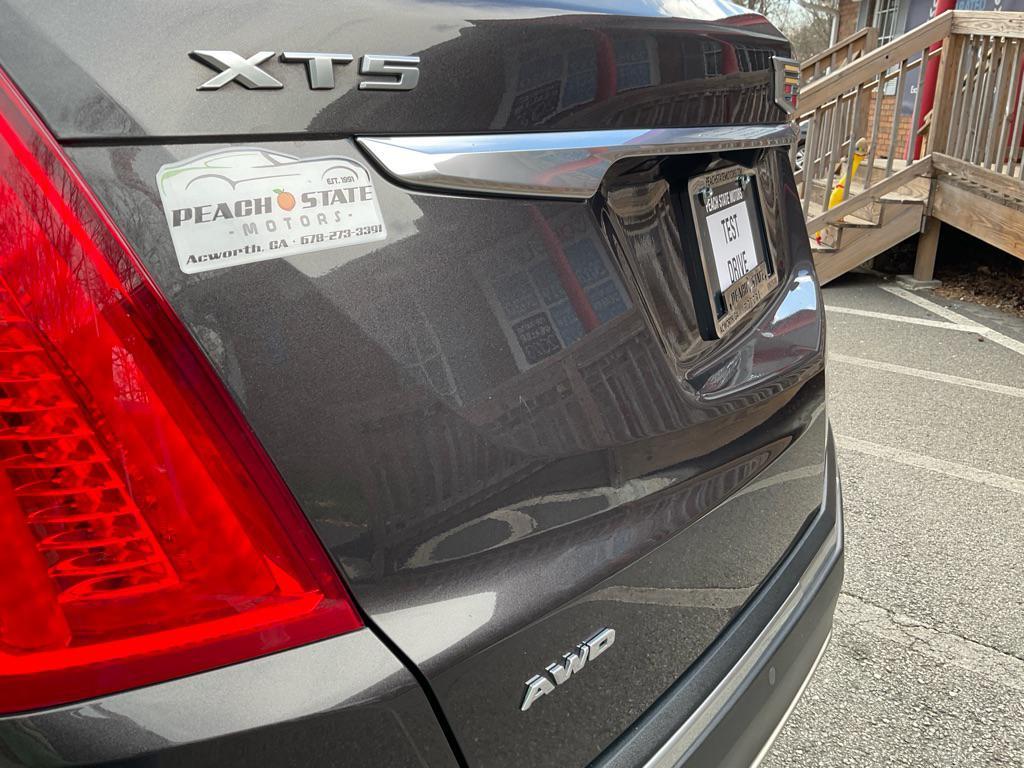 used 2018 Cadillac XT5 car, priced at $16,285