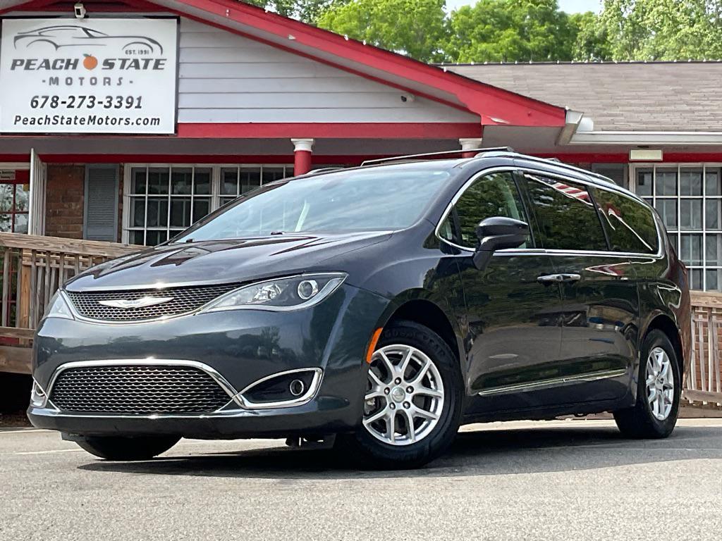 used 2020 Chrysler Pacifica car, priced at $15,384